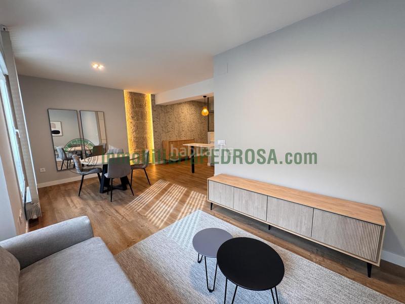 Foto 4243ce0e-f809-4c38-9882-2da4bd98bb9f. Rent flat with heating in Zona de Plaza de Barcelos Pontevedra