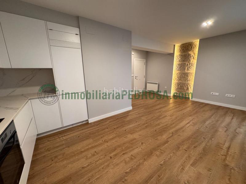 Foto 5f6bd1e3-151f-4e9b-917c-709ada1c6be6. Alquiler apartamento moderno apartamento en alquiler en benito corbal, en Pontevedra