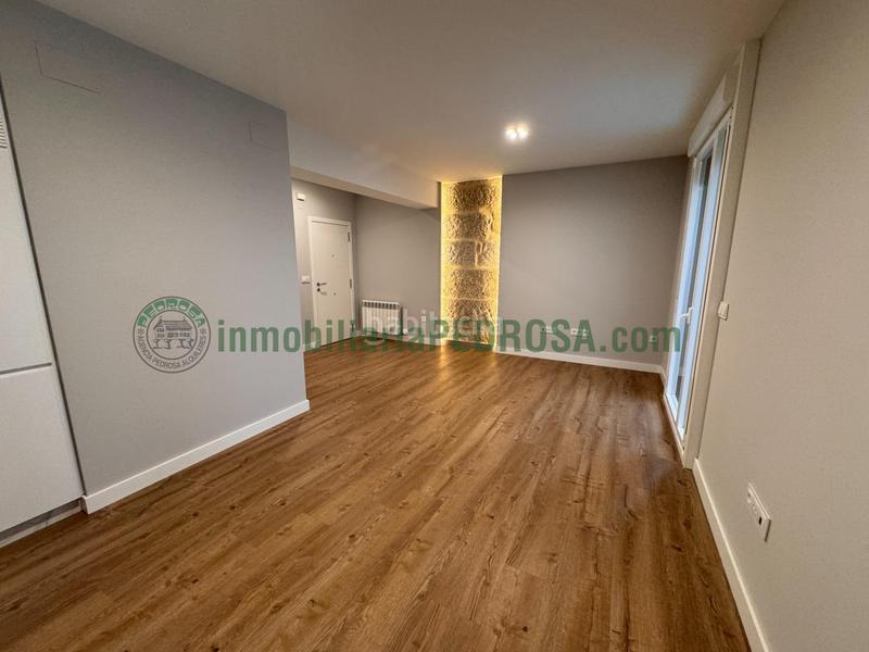 Foto 909fb1c9-8255-44b8-a7f9-a12bacb52707. Alquiler apartamento moderno apartamento en alquiler en benito corbal, en Pontevedra