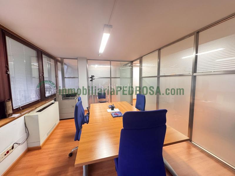Foto 7676614a-4eeb-4dc6-a2d9-235a1f5f6b9f. Location bureau avec chauffage dans Centro - Echegaray Pontevedra