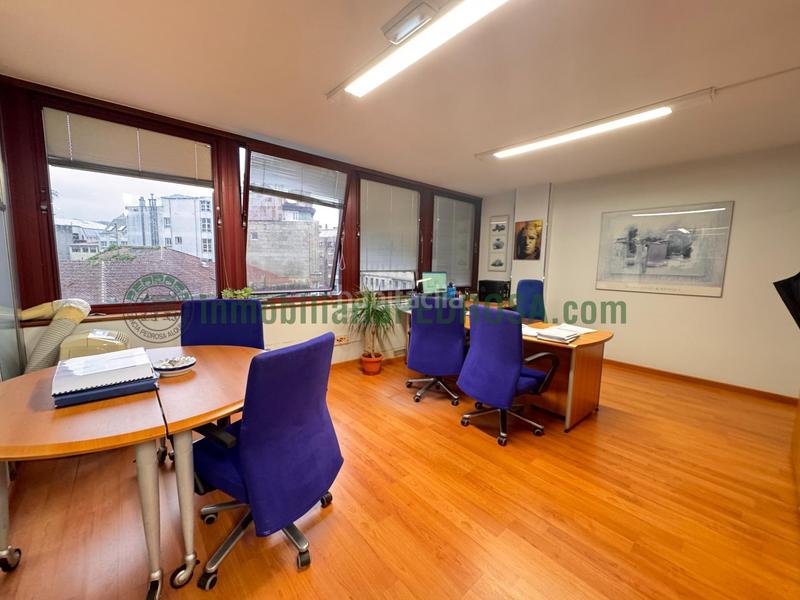 Foto ccfda44b-9e3a-49ba-a9c6-eae61df28107. Location bureau avec chauffage dans Centro - Echegaray Pontevedra