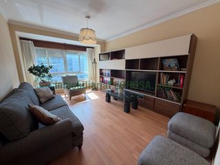 Rent Flat in La Seca - Los Salgueriños. Elegante piso en alquiler en la avda de lugo, pontevedra