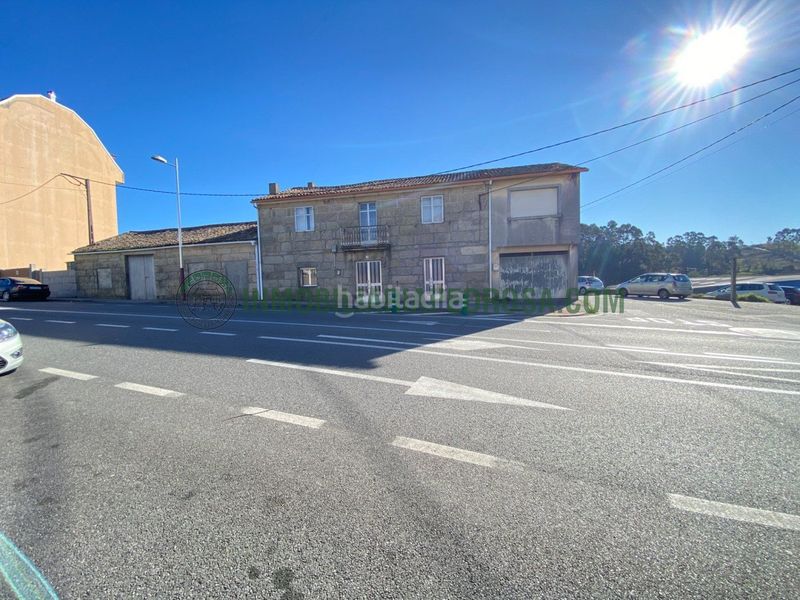 Foto 1a210f71-1d2e-435f-8875-e81bf565ba0b. Casa a Meaño
