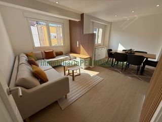 Rent Flat  Barcelona. Amplio y luminoso piso en el corazón de vigo