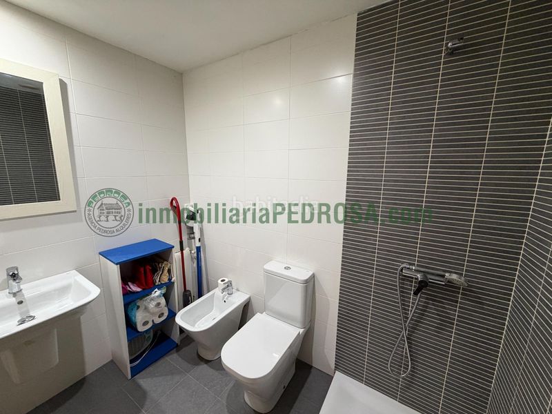 Foto 1a6be18b-9ad9-4162-8612-b201850a49a6. Lloguer apartament amb calefacció aparcament a Monte Porreiro Pontevedra