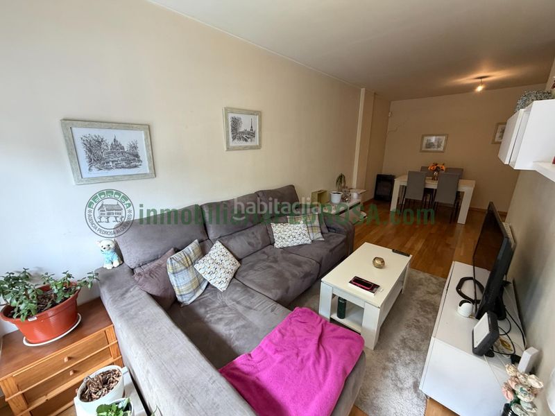 Foto 1c17b497-d170-46a7-97a8-de34c9fc145a. Lloguer apartament amb calefacció aparcament a Monte Porreiro Pontevedra