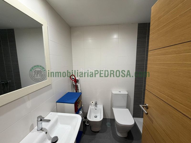 Foto 45ccd12b-34a1-48a5-8e08-c1a111c75152. Lloguer apartament amb calefacció aparcament a Monte Porreiro Pontevedra