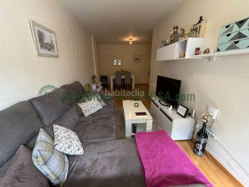 Foto 7b464d00-9307-4732-9606-59c7d8ef3ad5. Lloguer apartament amb calefacció aparcament a Monte Porreiro Pontevedra