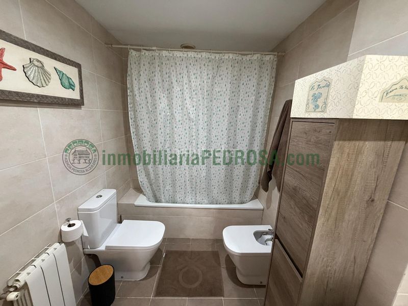 Foto 82139b66-3777-40ed-982b-f5b39036cb4d. Lloguer apartament amb calefacció aparcament a Monte Porreiro Pontevedra