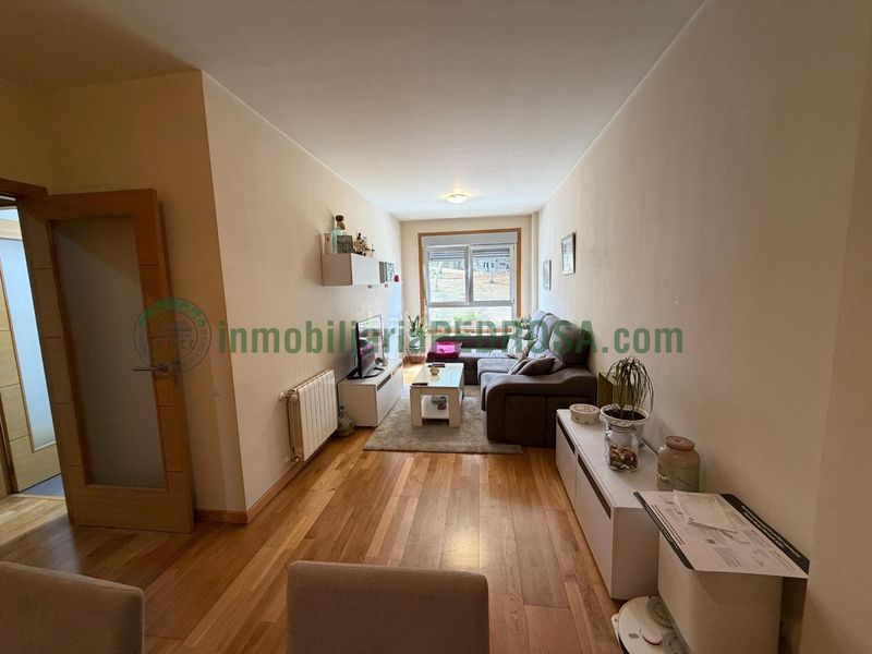 Foto 9fbc0db9-c5a7-41f1-8e62-7c19d384e877. Lloguer apartament amb calefacció aparcament a Monte Porreiro Pontevedra
