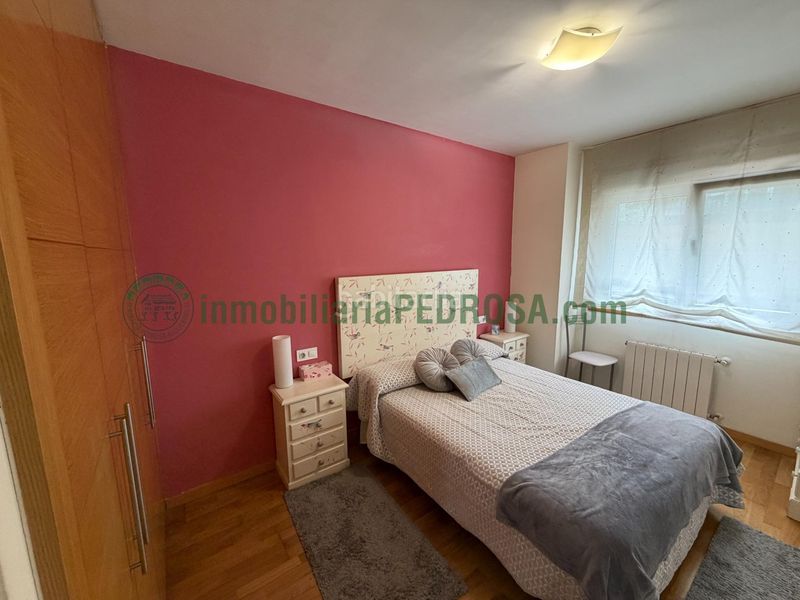 Foto b21200a7-fe68-478b-b9d6-c0b445c2e525. Lloguer apartament amb calefacció aparcament a Monte Porreiro Pontevedra