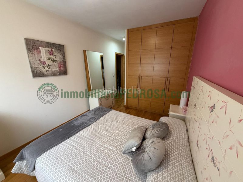 Foto ed21fcb0-1504-4a2e-a37e-6454a17a9e49. Lloguer apartament amb calefacció aparcament a Monte Porreiro Pontevedra