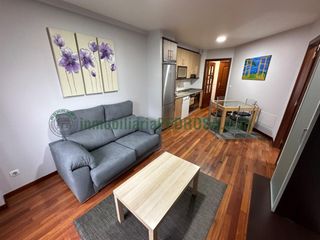 Rent Apartment  Calle san mauro. Piso en pontevedra zona la seca  los salgueriños con garaje incl