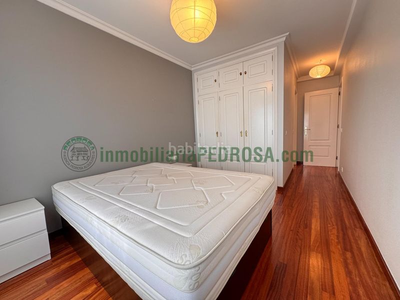 Foto 8a8fd4eb-7fe2-4b58-8612-37aa0435f5db. Apartament amb calefacció aparcament a Centro - Echegaray Pontevedra