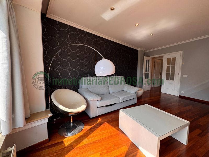 Foto da300125-3ef8-4e85-b65d-e33592219a8b. Apartament amb calefacció aparcament a Centro - Echegaray Pontevedra