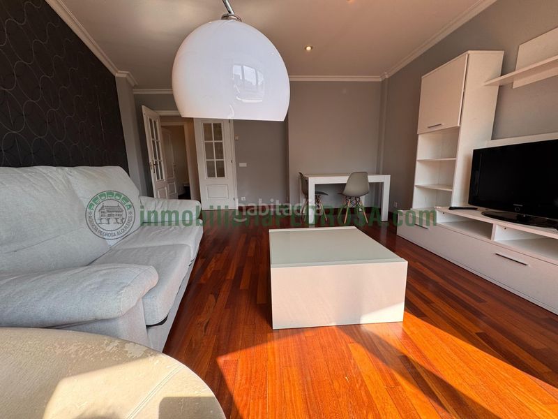 Foto da90b476-8fd7-428f-ae1f-1d40d0ac6938. Apartament amb calefacció aparcament a Centro - Echegaray Pontevedra