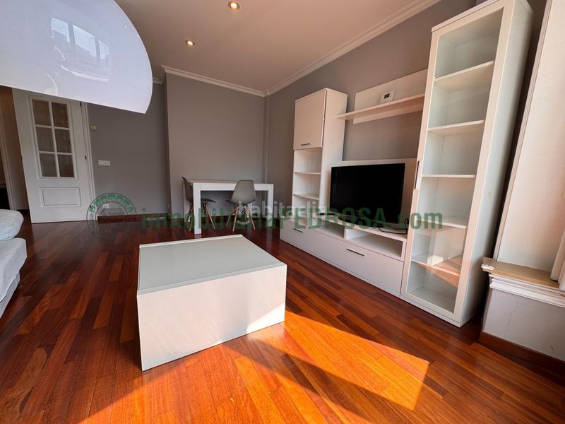Foto e1ad0904-90b7-4366-9317-8ddc9f3646a4. Apartament amb calefacció aparcament a Centro - Echegaray Pontevedra