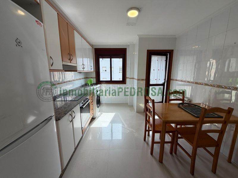 Foto f2520371-69a5-4f42-bafe-830ba90bcbdd. Pis amb calefacció aparcament a Monte Porreiro Pontevedra