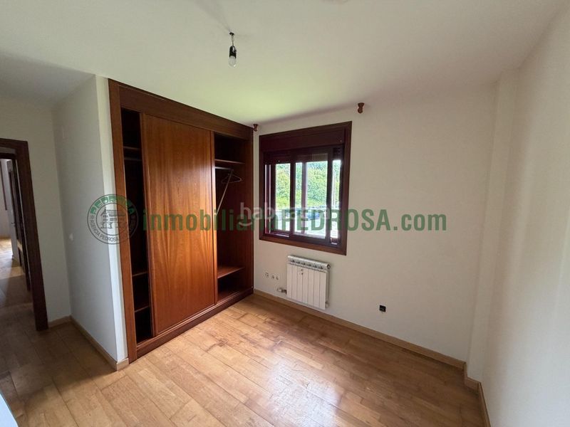 Foto 574b6766-91e7-4b0c-adca-94a7bf40be81. Piso en Monte Porreiro Pontevedra