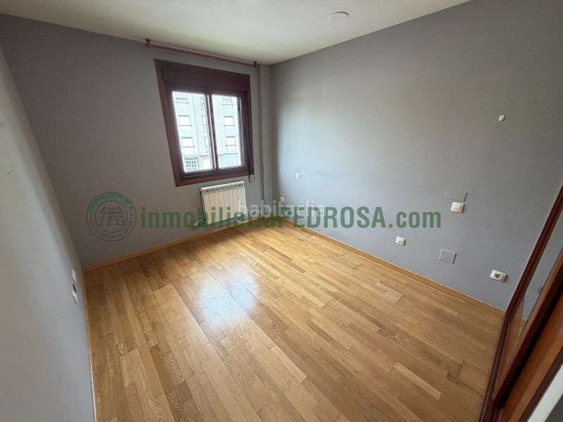 Foto ad17916e-bce2-4616-ad40-f41928dd653c. Piso en Monte Porreiro Pontevedra