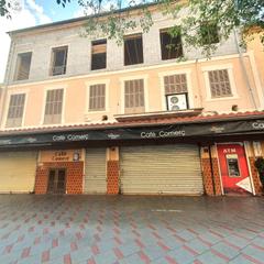 Building in Santa María del Camí. Edificio de 954m2 construidos en el centro de santa maria