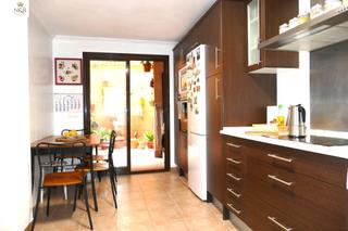 Casa adossada a Binissalem. Adosado tipo dplex con garaje y solrium