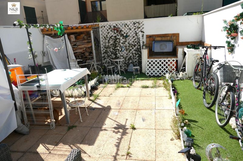 Foto fecc2a0c-46d7-4844-89a2-37ff965246ed. Casa adossada amb aparcament a Binissalem