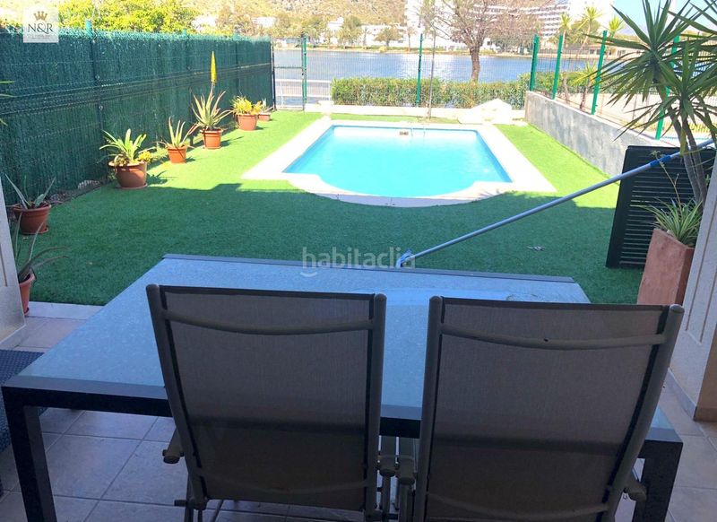 Foto 9817287f-f0bc-4f1f-8996-fc7438fd631c. Lloguer casa adossada amb aparcament piscina a port d´Alcúdia-platja dálcúdia Alcúdia