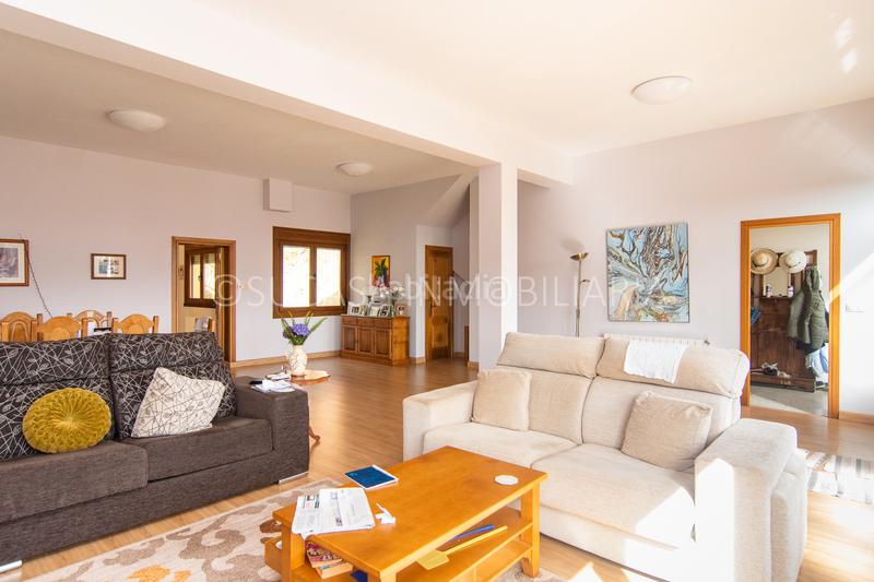 Foto 334f5432-828f-4405-8dc0-a671cef668a8. Casa con parcheggio in Abegondo