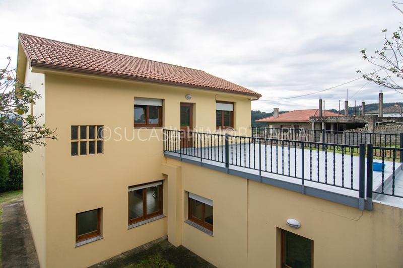 Foto 6533310d-1af4-4157-b472-e0f59df38f25. Casa con parcheggio in Abegondo