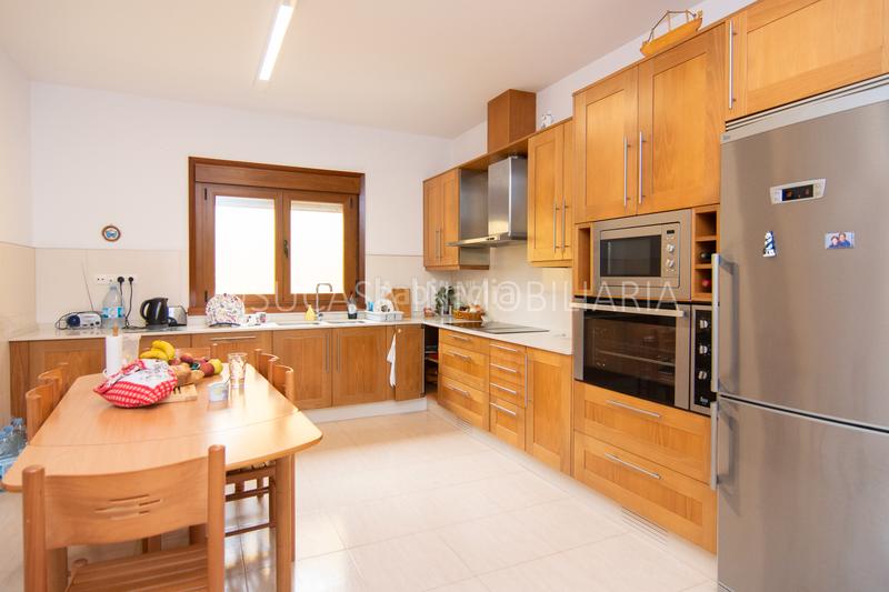 Foto 6b434c5e-83dd-4463-9a67-a2258b8f44e0. Casa con parcheggio in Abegondo