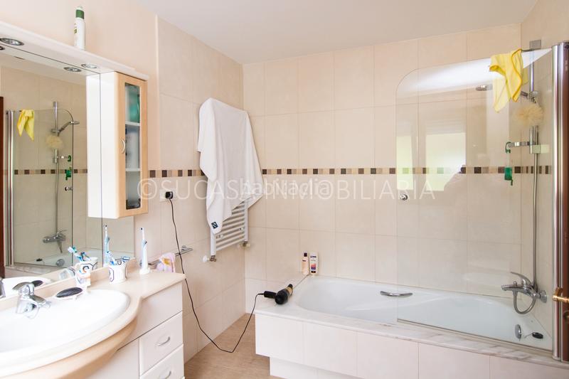 Foto d24ea6b9-ffa9-4e45-8354-5643ba7c3818. Casa con parcheggio in Abegondo