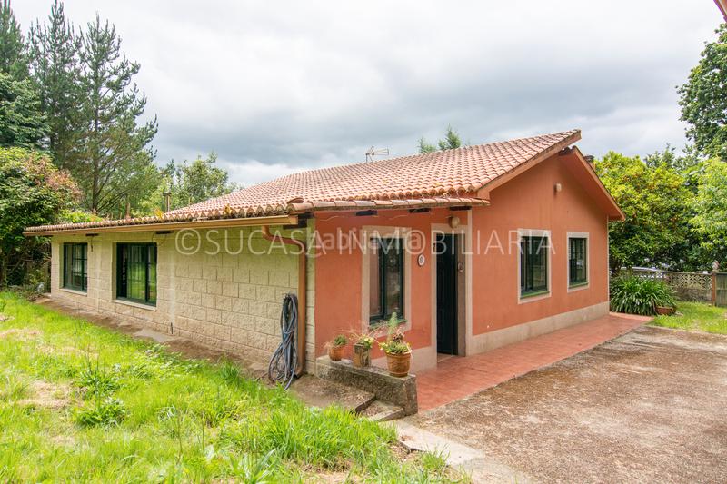 Foto 19571f62-130f-4f1d-b4be-51ca6a1939aa. Casa con camino riscaldamento parcheggio in Abegondo