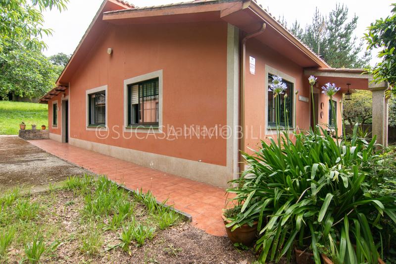 Foto d61be2a1-4893-4a8d-9d28-c27b23271972. Casa con camino riscaldamento parcheggio in Abegondo