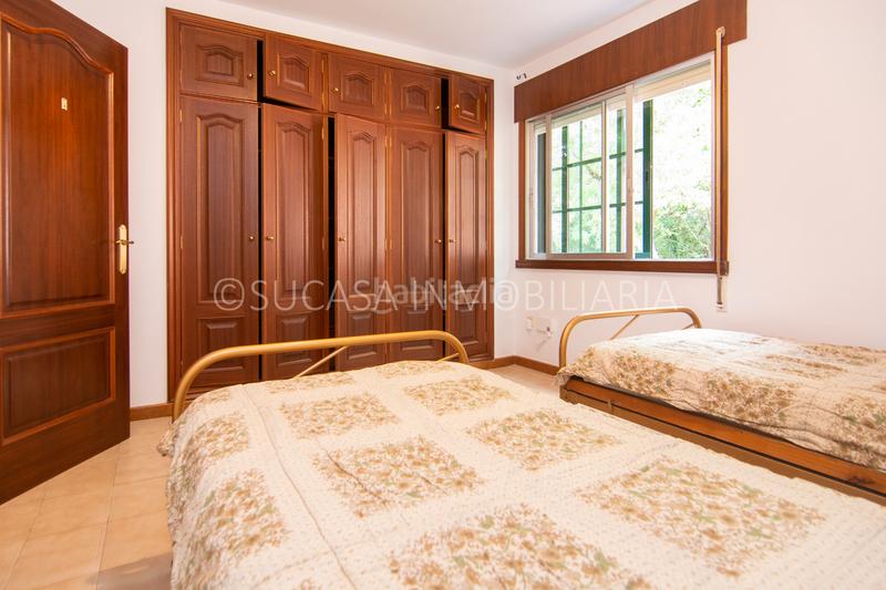 Foto f2248c02-1bda-4d63-a235-15ecbcb6af70. Casa con camino riscaldamento parcheggio in Abegondo