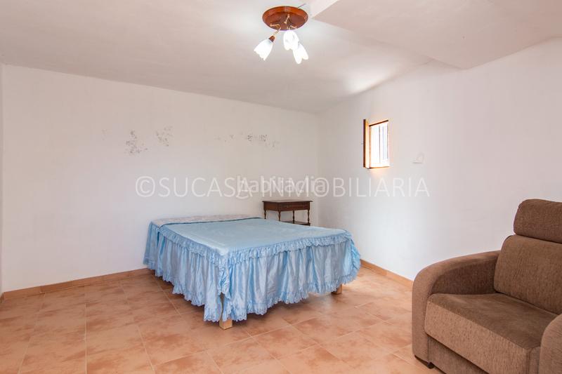 Foto 0f731aa8-cbe5-496b-8c21-3fb9fb769bf4. Casa bifamiliare con camino riscaldamento in Carral