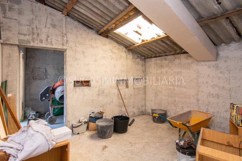 Foto 2c4fbaea-87ba-44d9-87dd-c68457d7282a. Casa bifamiliare con camino riscaldamento in Carral