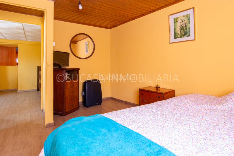 Foto 4aab1c9f-462c-400b-8352-1b52c0ef07b5. Casa bifamiliare con camino riscaldamento in Carral