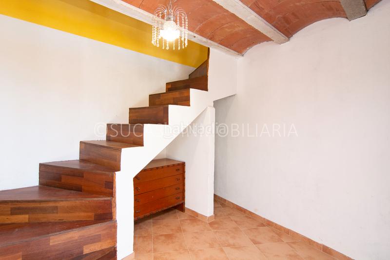 Foto 76632448-ed45-4ee6-a7ad-098f9728d24b. Casa bifamiliare con camino riscaldamento in Carral