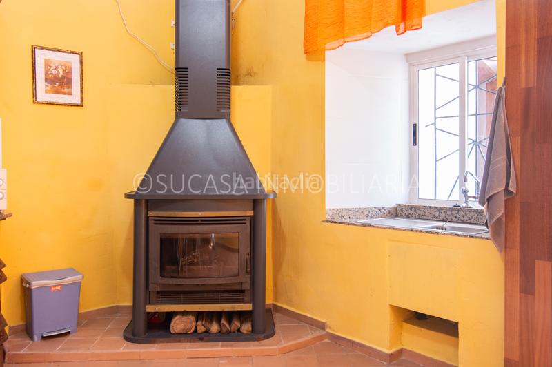 Foto af3b8245-78a3-4dbd-9b1d-e7654dbb26fa. Casa bifamiliare con camino riscaldamento in Carral