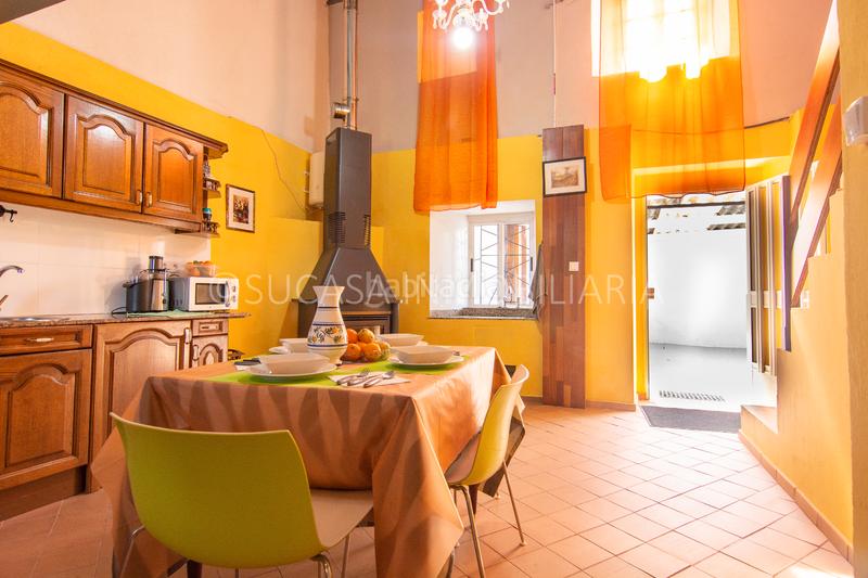 Foto ec98b170-2174-4e78-8c3f-494d6992805e. Casa bifamiliare con camino riscaldamento in Carral