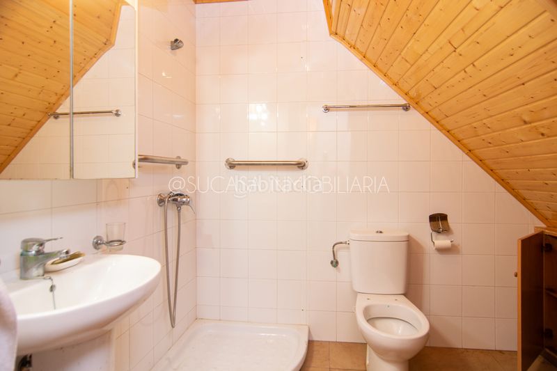 Foto 53ef8fb9-e7b2-46b6-8777-2098df164e50. Xalet amb xemeneia a Abegondo