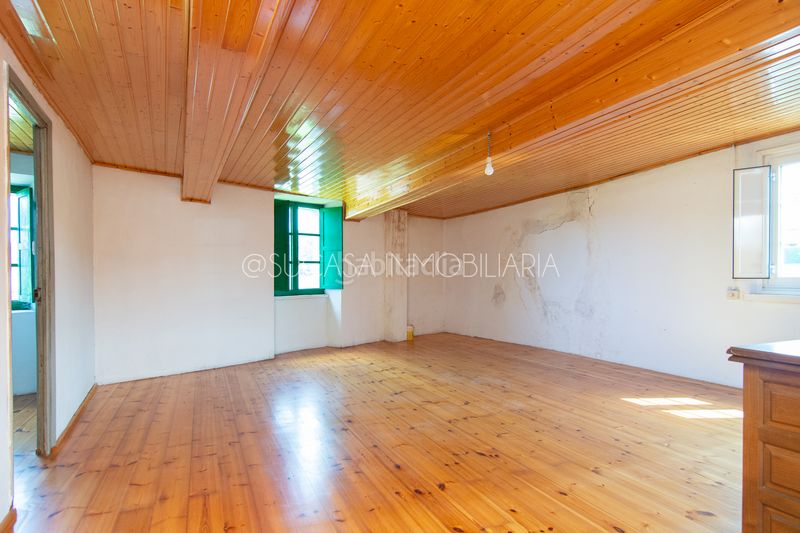 Foto f4e73d09-236a-4082-b95d-2bead7581de5. Xalet amb xemeneia a Abegondo