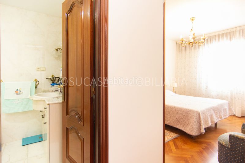 Foto 4163103b-63f9-4c53-b876-a2c1ba15a530. Edificio in Vilaboa Sur Culleredo