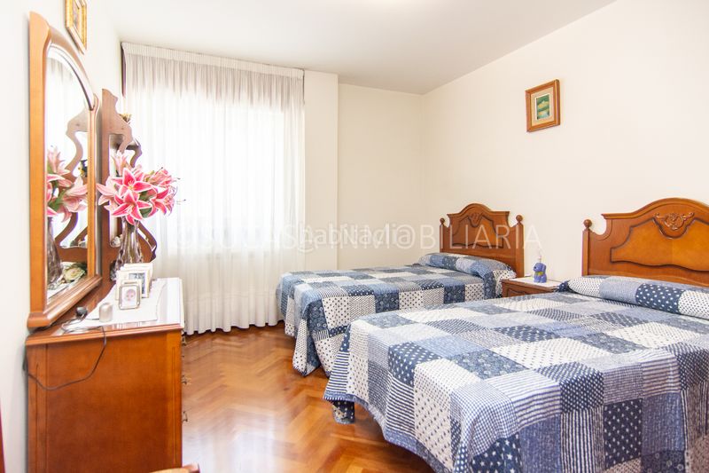 Foto c5050022-01e7-4035-9f1a-81bd64726d22. Edificio in Vilaboa Sur Culleredo