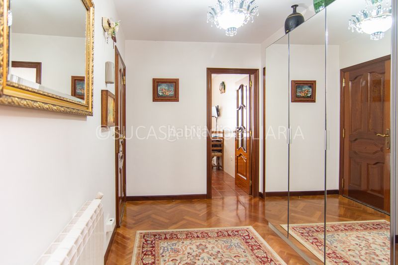 Foto e65c1dec-b0d4-4de6-8171-514b31e5b916. Edificio in Vilaboa Sur Culleredo
