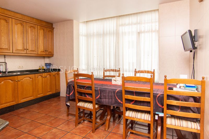 Foto 0bb2a3db-2f98-4b98-baee-7974823718ba. Casa adossada amb xemeneia calefacció aparcament a Culleredo