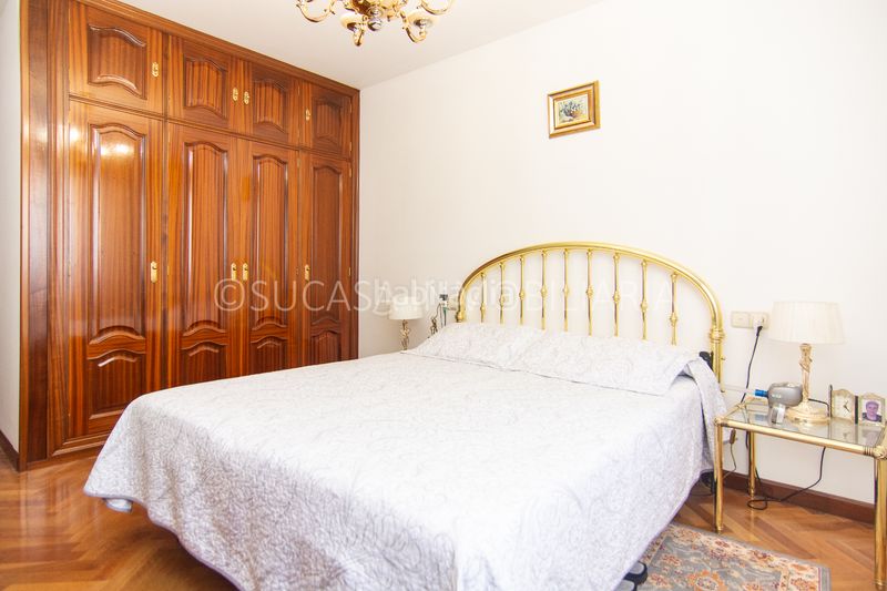 Foto ed8b1fb5-636a-4096-9b29-4fcc078540fe. Casa adossada amb xemeneia calefacció aparcament a Culleredo