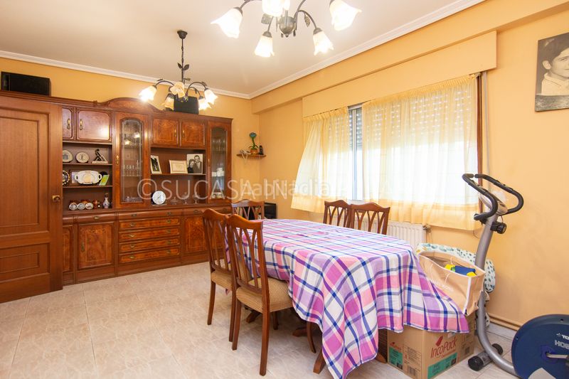 Foto ad4caffe-9376-4bd8-9601-0b3f5a70b8d5. Xalet amb calefacció aparcament a Cambre