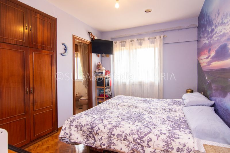 Foto c04ff09a-7404-4445-aa92-4e60928156e4. Xalet amb calefacció aparcament a Cambre